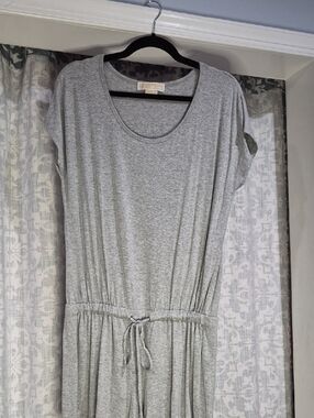 Michael Kors Gray and Beige Label Tee